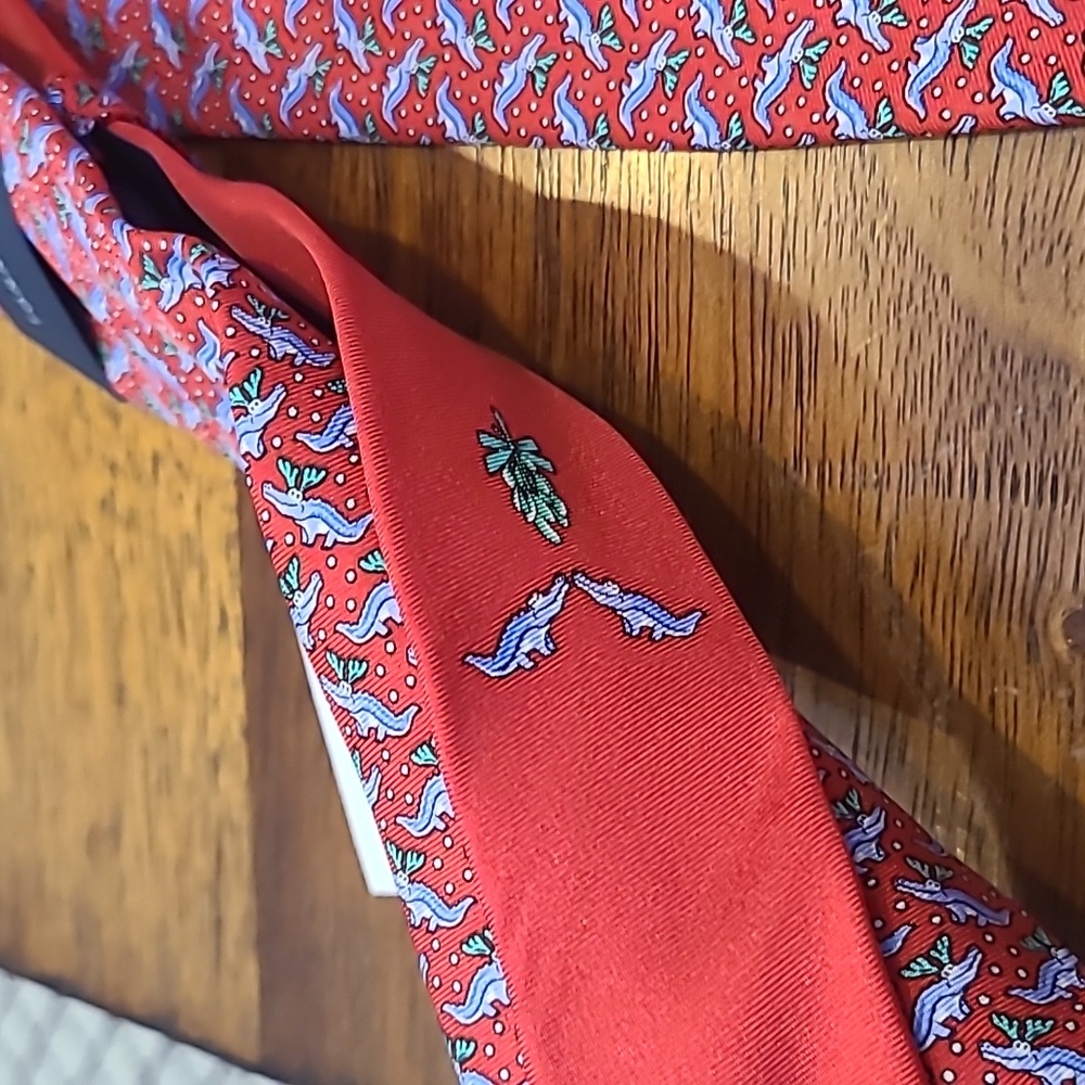 Tommy Hilfiger Men's Neck Tie 100% Silk Red Animal Print.  New - Picture 4 of 4